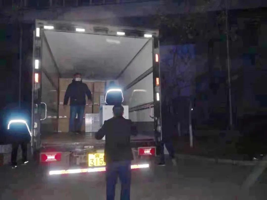 這樣深夜連續作業，已堅持了多日